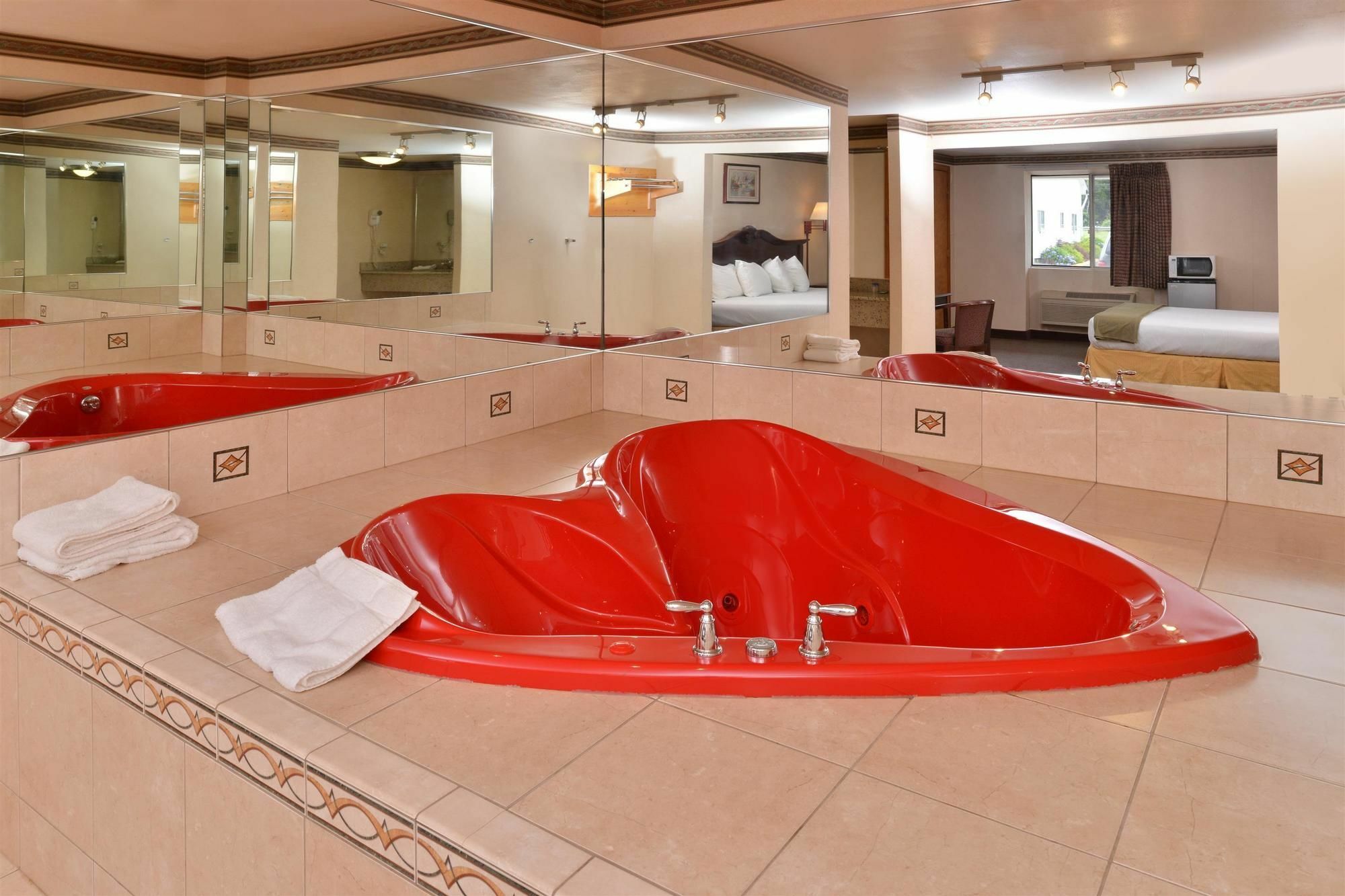 Americas Best Value Inn & Suites Wolcott 外观 照片
